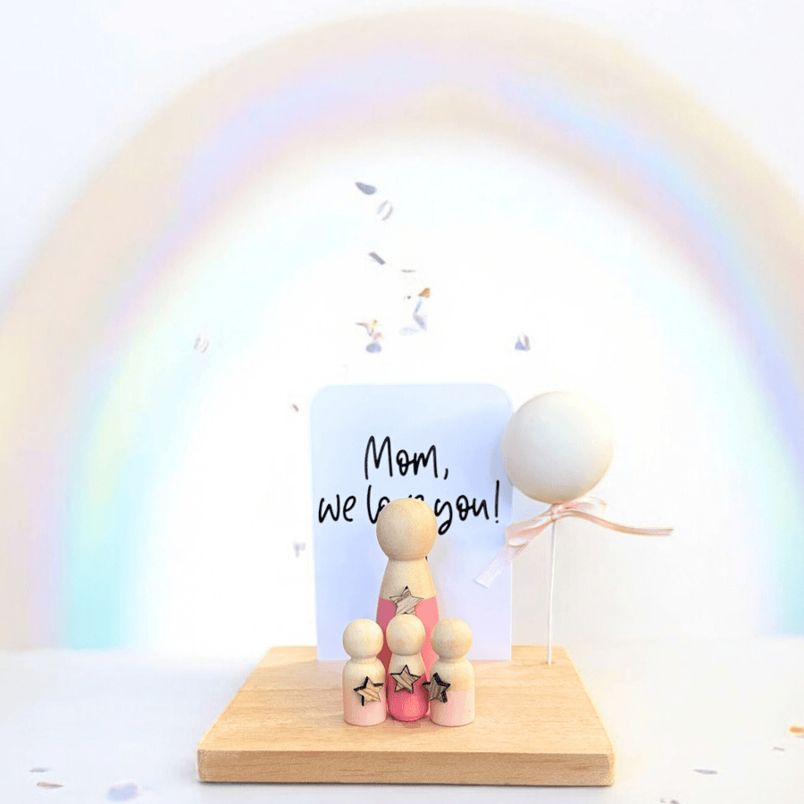 Wooden Peg Family “Mom, We Love You!” - Twinkle and Giraffe Designs